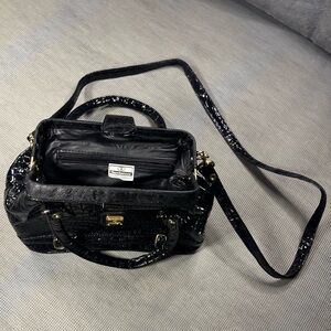 Renaissance Brand Korea Vintage
 Bucket/bag
 Black Croc-Embossed Satchel